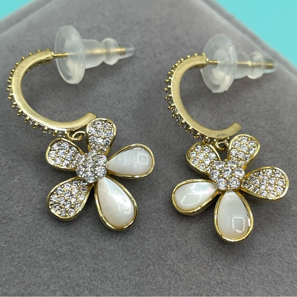 Beautiful Unsigned Gold Tone Hoop Flower Cubic Zirconia Diamond Dangle Earrings